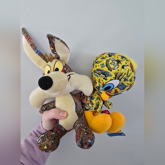 Warner Bros. Other - Looney Tunes Tweety Plush with Comic Print